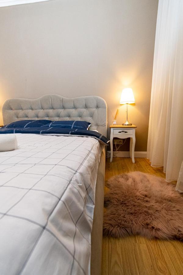 Central Apt. Near Afi Mall, 5 Mins To The Old Town By Car Apartment Brasov Bagian luar foto